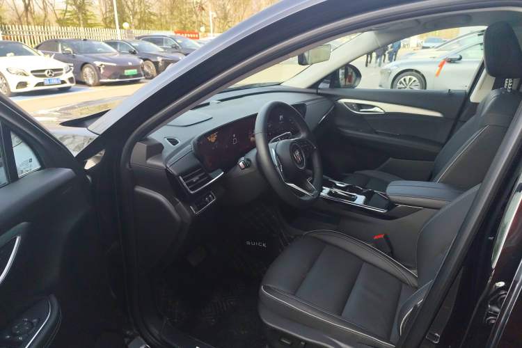 Used Buick Envision 2025 Encore Plus 28T Two-Wheel-Drive Platinum Edition