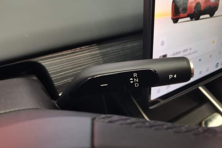 Used ONVO L60 2024 60 kWh Rear-Drive Version Gear Lever