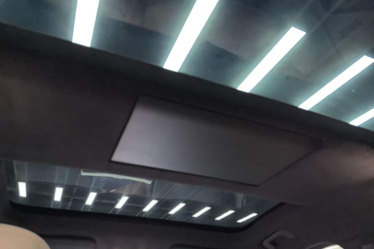 Used ONVO Luxeed L90 2025 Model—Max Six-Seater Version
