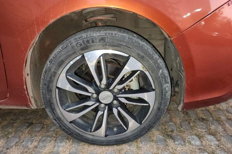 Used BYD Qin New Energy 2015 1.5T Dual-Crown Flagship Plus Edition
