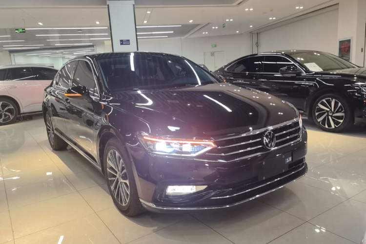 Used Volkswagen Magotan 2020 380TSI DSG Luxury Version Front Right 45 Deg