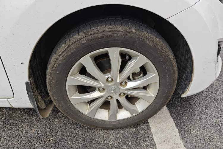 Used Hyundai Elantra (5th Generation / Langdong) 2016 1.6L Automatic Smart Version Right Front Wheel Hub