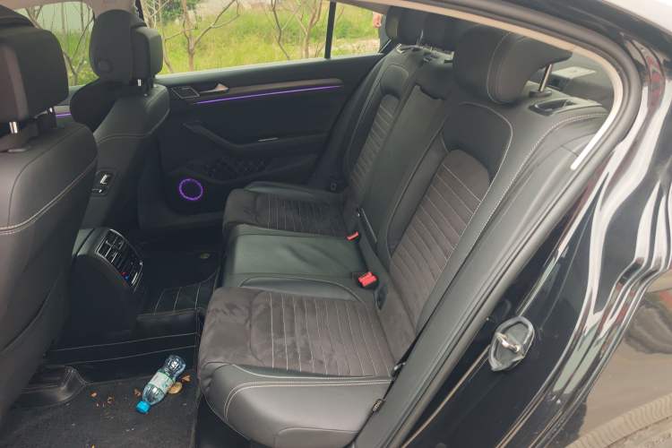 Used Volkswagen Magotan 2020 330TSI DSG Luxury Edition Left Rear Seat