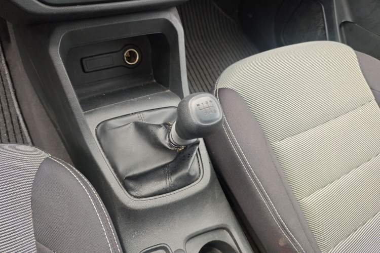 Used Wuling Hongguang 2019 1.5L S Basic Version China VI Standard LAR
