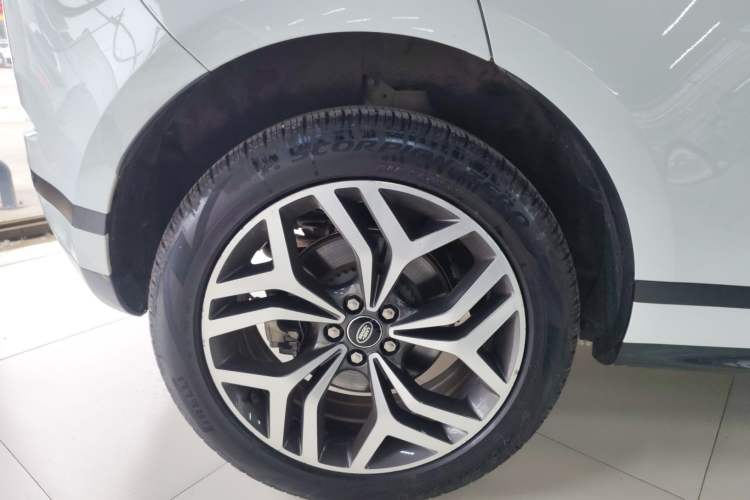 Used Land Rover Range Rover Evoque 2023 Aurora L 249 PS Luxury Edition