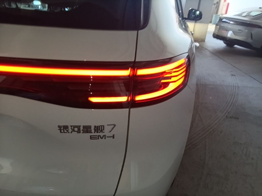 Geely Galaxy Xingjian 7 EM-i 2026 Model 135km Smart Navigation Version — снимка 9