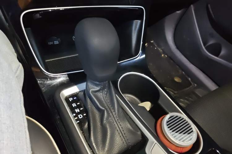 Used Hyundai Tucson 2019 280TGDi Dual-Clutch Two-Wheel Drive Fashion Edition China VI Standard Gear Lever
