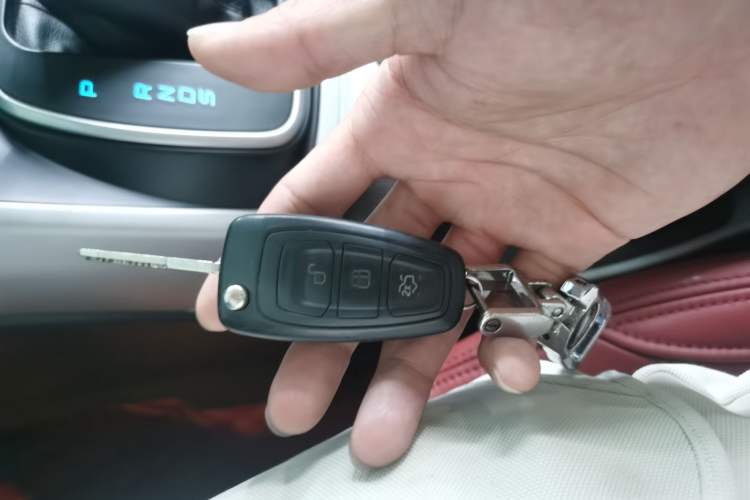 Used Ford Kuga 2013 1.6L GTDi Two-Wheel-Drive Trend Model Vehicle Key