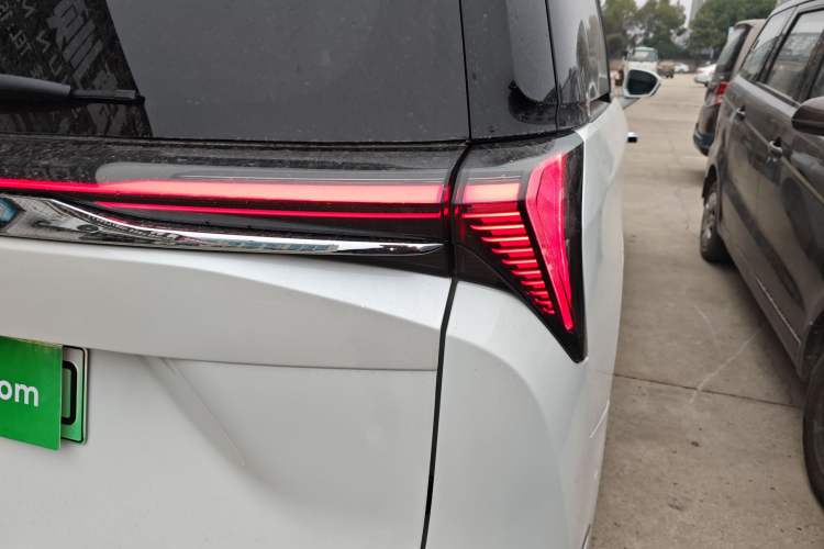 Used Buick GL8 New Energy 2024 Lu Zun Luxury Edition 7-Seater