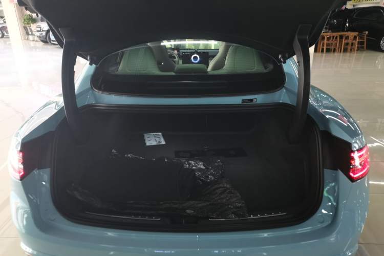 Used Hima Luxeed S7 2025 785 km Ultra