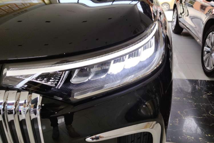 Used VOYAH Dream 2025 PHEV Four-Wheel Drive Prestige Kunpeng Edition
