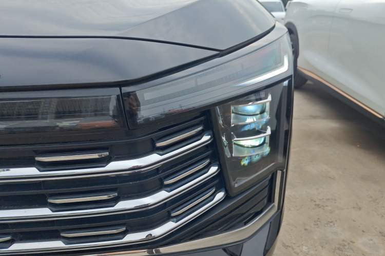 Used SOL X8 PLUS 2023 1.5 TGDI DCT Smart Edition 7-Seater