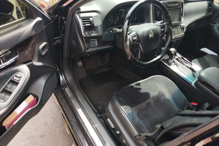 Used Toyota Crown 2015 2.0T Fashion Edition Driver Seat