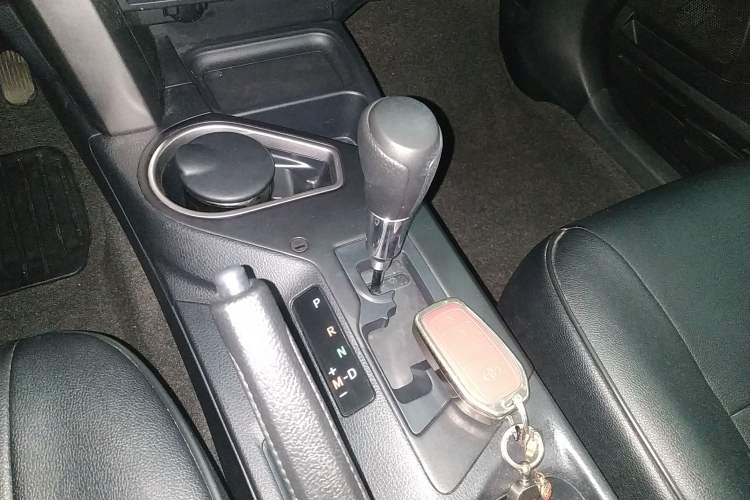 Used Toyota RAV4 2016 2.0L CVT Two-Wheel Drive Fashion Edition China V Standard