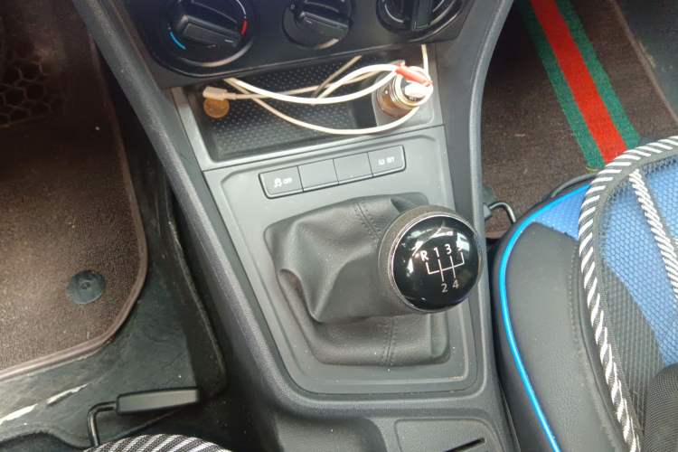 Used Volkswagen Lavida 2017 1.6L Manual Fashion Edition Gear Lever