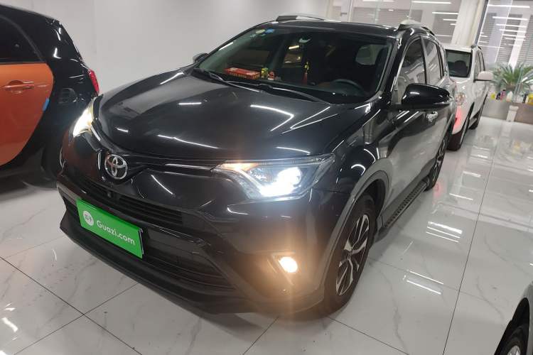 Used Toyota RAV4 2016 2.0L CVT Two-Wheel Drive Fashion Edition China V Standard
