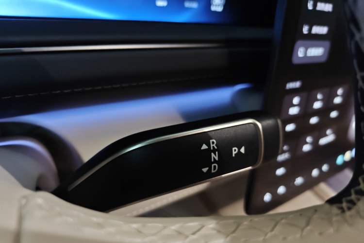 Used Nio ES8 2026 Model 6-seat Executive Signature Edition Gear Lever