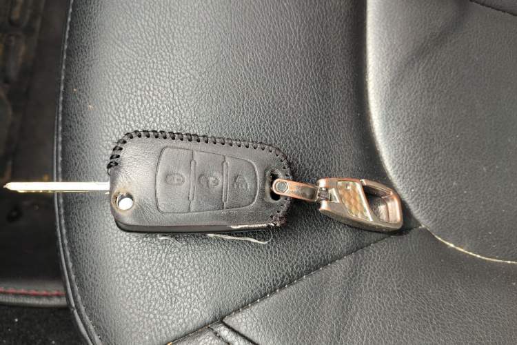 Used Great Wall Wingle 5 2017 2.4L European Version Gasoline Two-Wheel Drive Entry-Level Big Double Cab 4G69S4N
