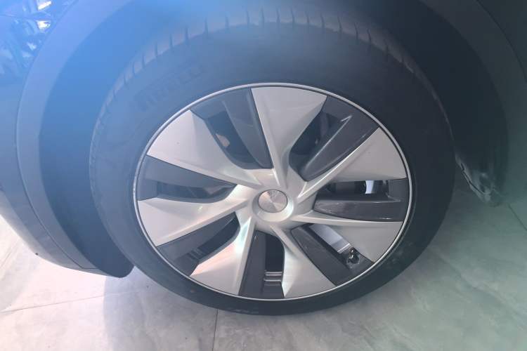 Used Tesla Model Y 2022 Revised Version Rear-Wheel Drive Left Front Wheel Hub