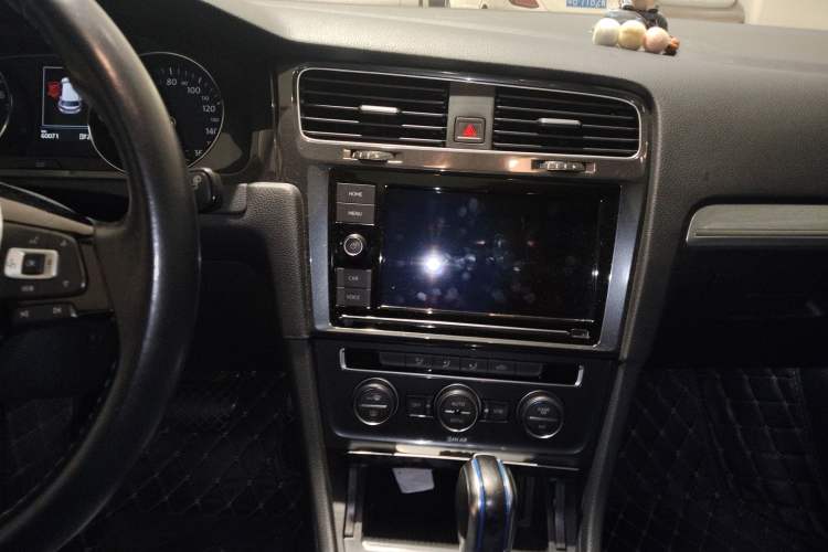 Used Volkswagen Golf Pure Electric 2020 Chari Audio And AC Panel