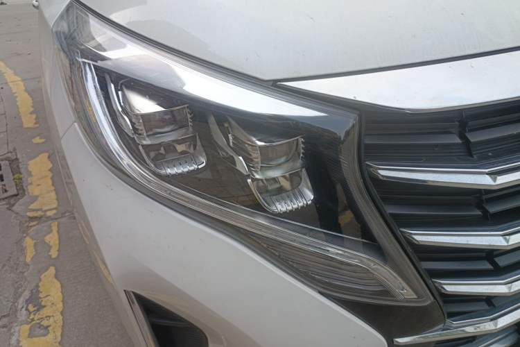 Used GAC Trumpchi M8 2021 Lingxiu Series 390T Luxury Edition Right Front Headlight