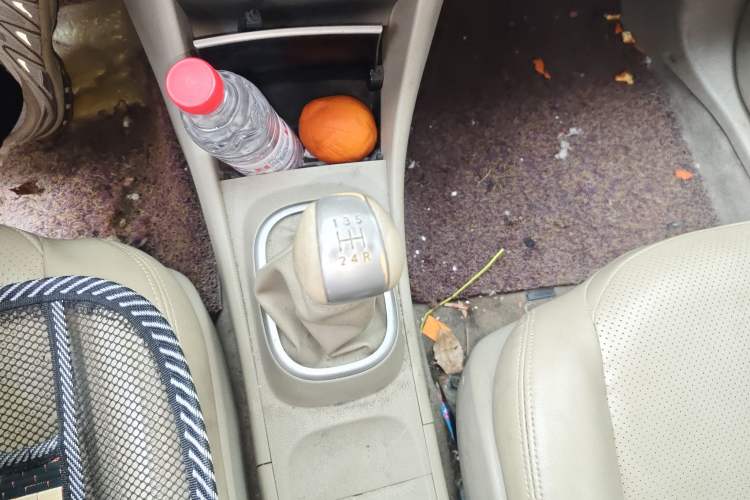 Used Nissan Sylphy 2012 Classic 1.6XE Manual Comfort Edition Gear Lever