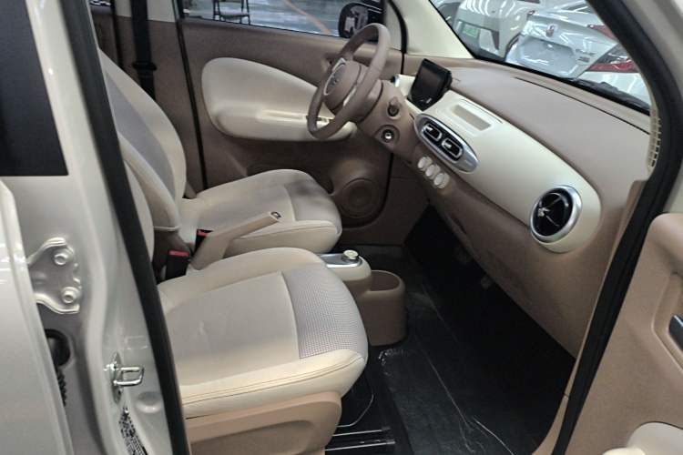 Used Wuling Hongguang MINIEV 2025 Four-Door Version Advanced Edition Right Front Seat