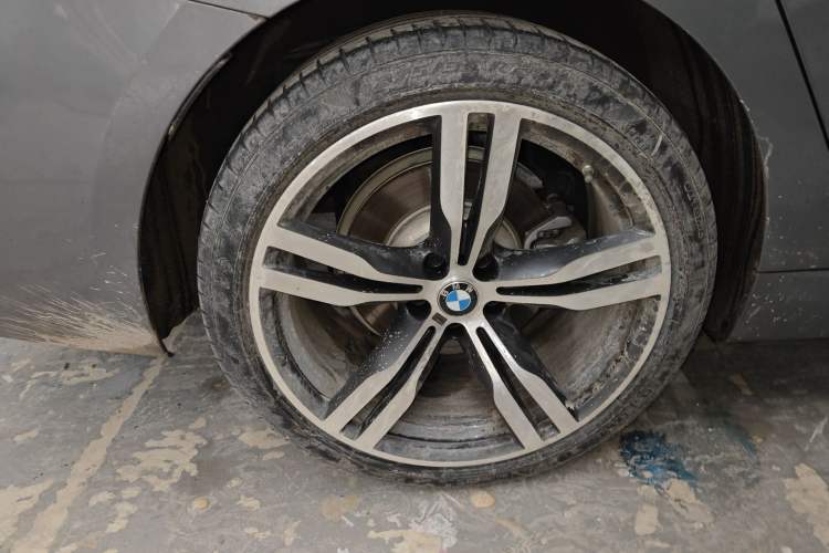 Used BMW 6 Series GT 2022 630i M Sport Package Right Rear Wheel Hub