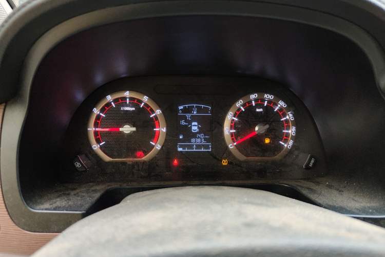 Used FORTHING Lingzhi 2019 Facelifted M5L 1.6L 7-Seater Base Model China VI Standard
