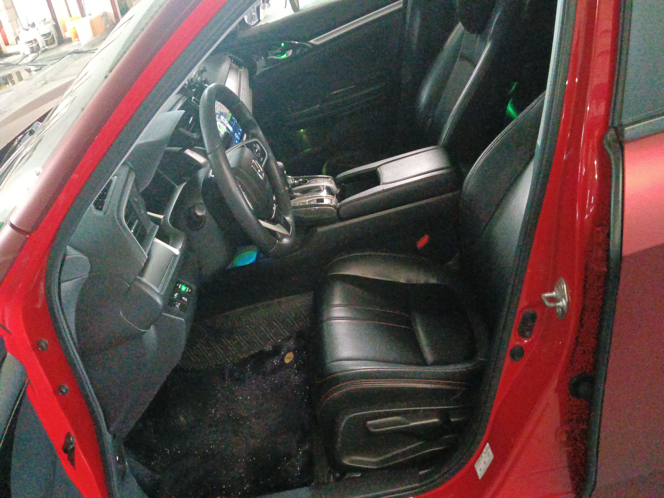 Переднее сиденье в автомобиле