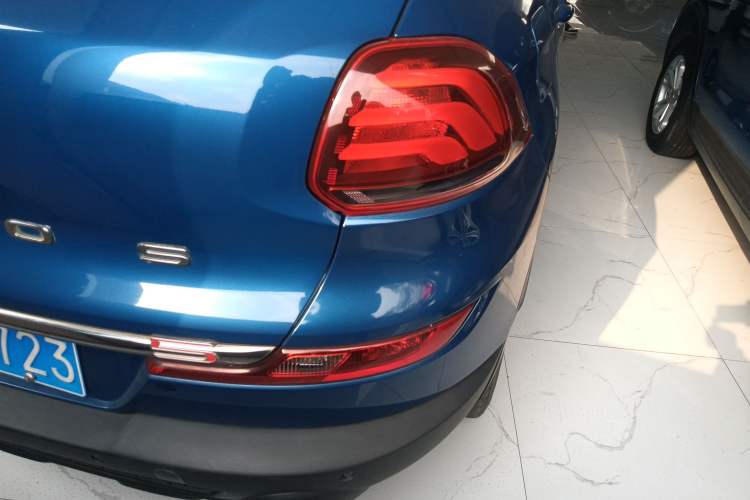 Used Qoros 5 2018 1.6T Automatic Leading Model
