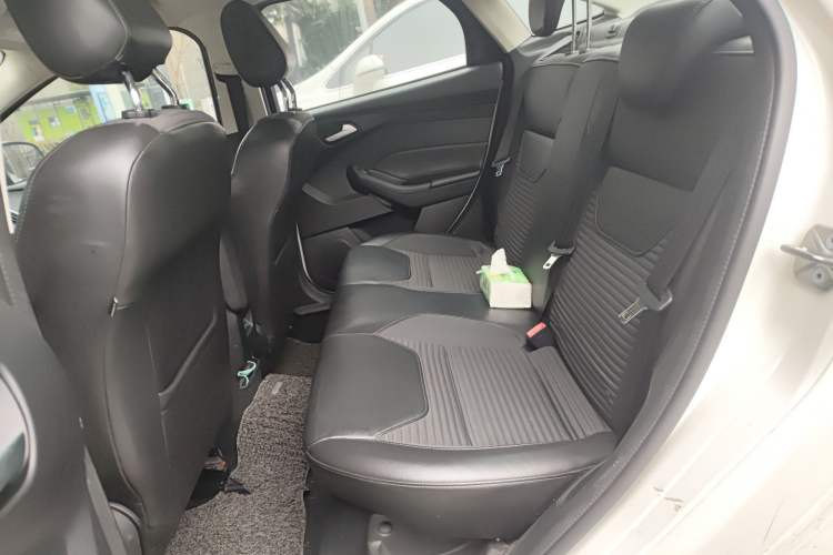 Used Ford Focus 2015 Sedan EcoBoost 125 Automatic Supreme Style Edition