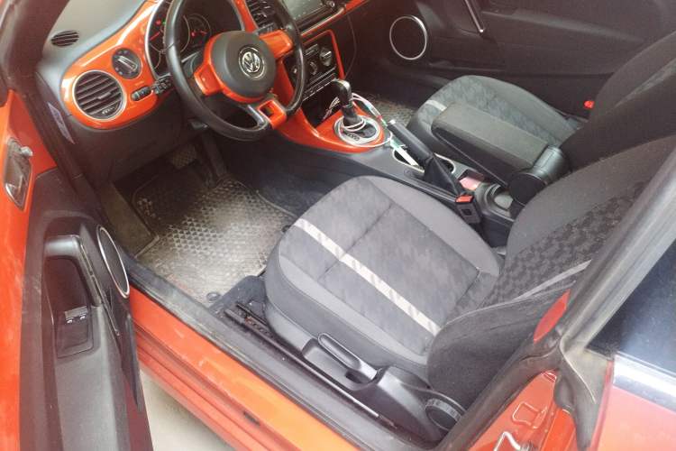 Used Volkswagen Beetle 2018 180TSI Joyful Orange Edition
