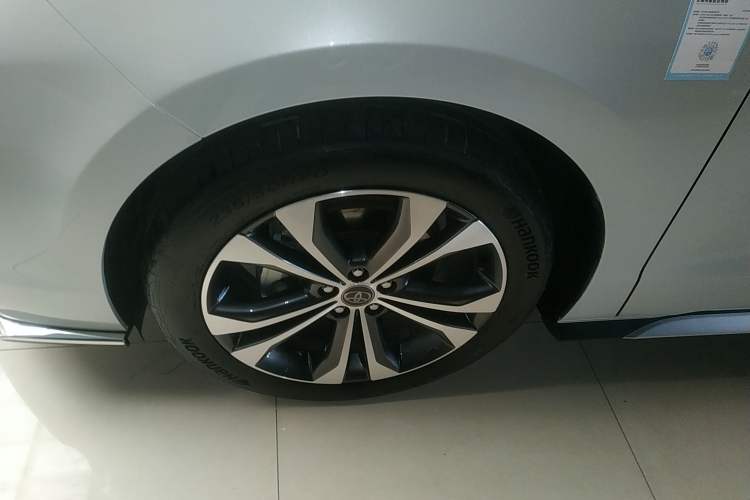 Used Toyota Granvia 2023 2.5L Hybrid Prestige PLUS Edition
