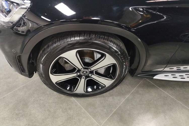 Used Mercedes-Benz GLC 2021 GLC 300 L 4MATIC Luxury Model Exterior 4