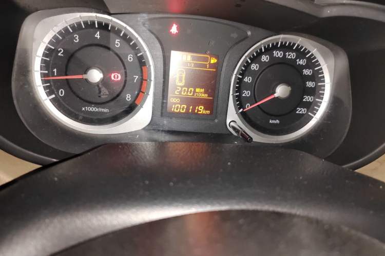 Used Venucia R50 2013 1.6L Manual Fashion Edition Odometer Close Up