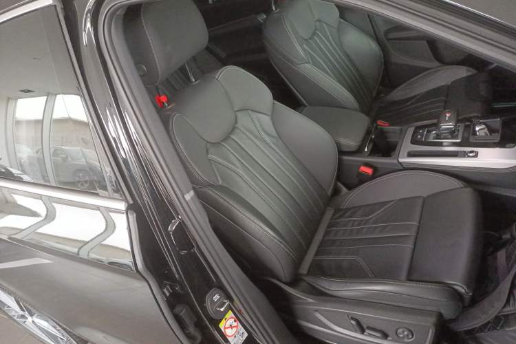 Used Audi Q5L Sportback 2021 40 TFSI Fashion Model Right Front Seat