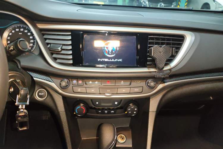 Used Buick GT 2021 Revised Version Flagship 1.5L Automatic Elite Edition Audio And AC Panel