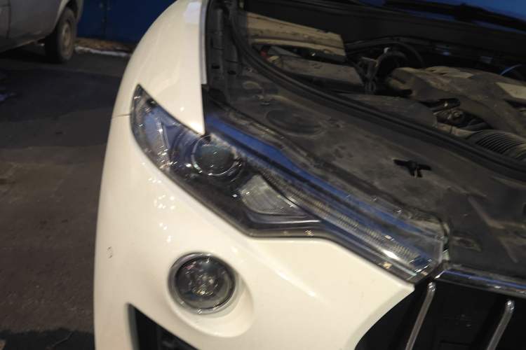 Used Maserati Levante 2019 3.0T Standard Version China V Emission Standard Right Front Headlight