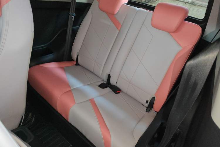 Used Chery QQ Little Ant 2024 Revised Version Youth Edition 251 km True Love Edition 25.05 kWh Left Rear Seat