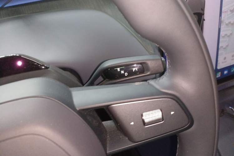 Used Xiaomi Auto YU7 2025 Ultra-Long Range Rear-Wheel Drive Version Gear Lever