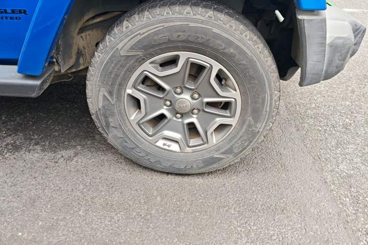 Used Jeep Wrangler 2015 3.0L Sahara Four-Door Edition
