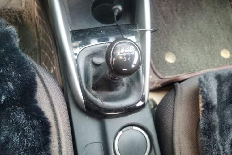 Used Kia Forte 2014 1.6L MT GL Gear Lever