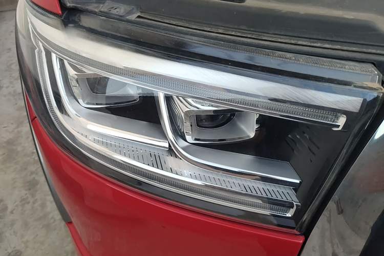 Used Great Wall Poer 2019 2.0T Automatic Gasoline 4x4 Premium Edition GW4C20B Right Front Headlight