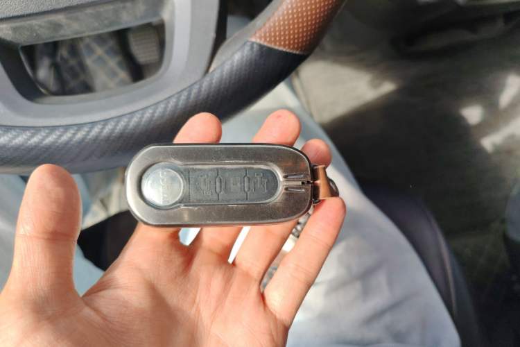 Used Iveco Eurocargo 2021 2.0T Manual Super-Rui Short Wheelbase Low-Roof Side-Hinged Door F1A