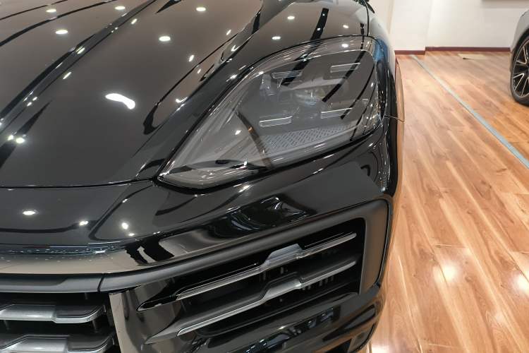 Used Porsche Cayenne 2024 Cayenne 3.0T Left Front Headlight