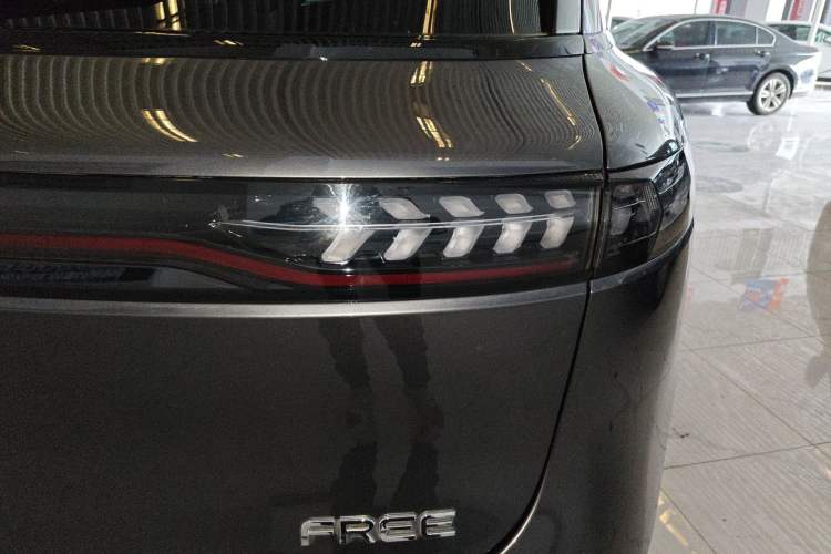 Used VOYAH FREE 2025 318 318 km Rear-Drive Touring Edition Exterior 3