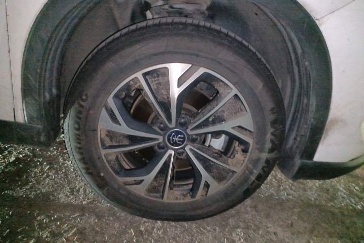 Used BYD Song Pro New Energy 2025 Second-Generation DM-i 75KM Overachiever Trim Right Front Wheel Hub