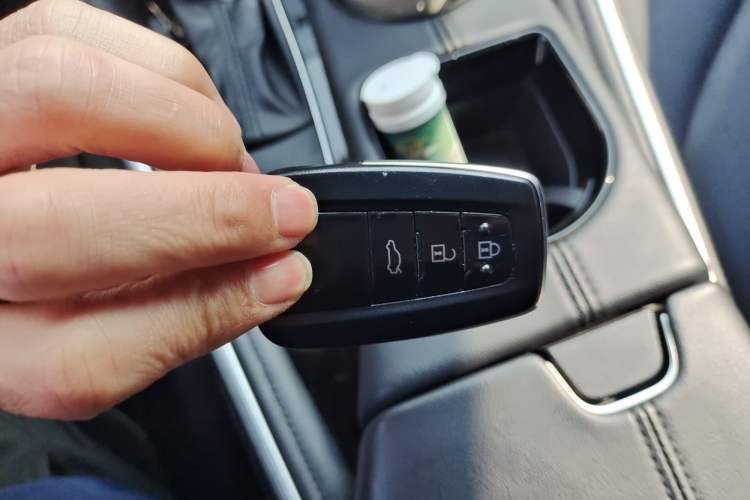 Used Toyota Avalon 2022 2.0L Ambition Edition Vehicle Key