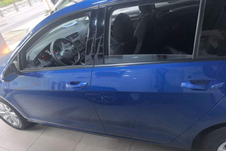 Used Volkswagen Golf 2015 1.6L Automatic Fashion Model